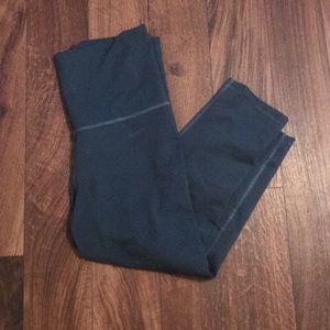 Nike high waist crop dri-fit leggings
